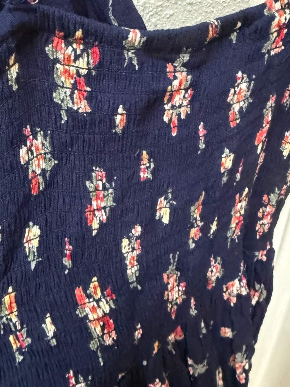 Angie Navy Floral Twist Front Cutout Smocked Midi Dress Large - Picture 7 of 7